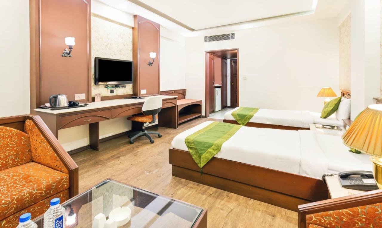 Hotel Crown Palace 인도르 외부 사진