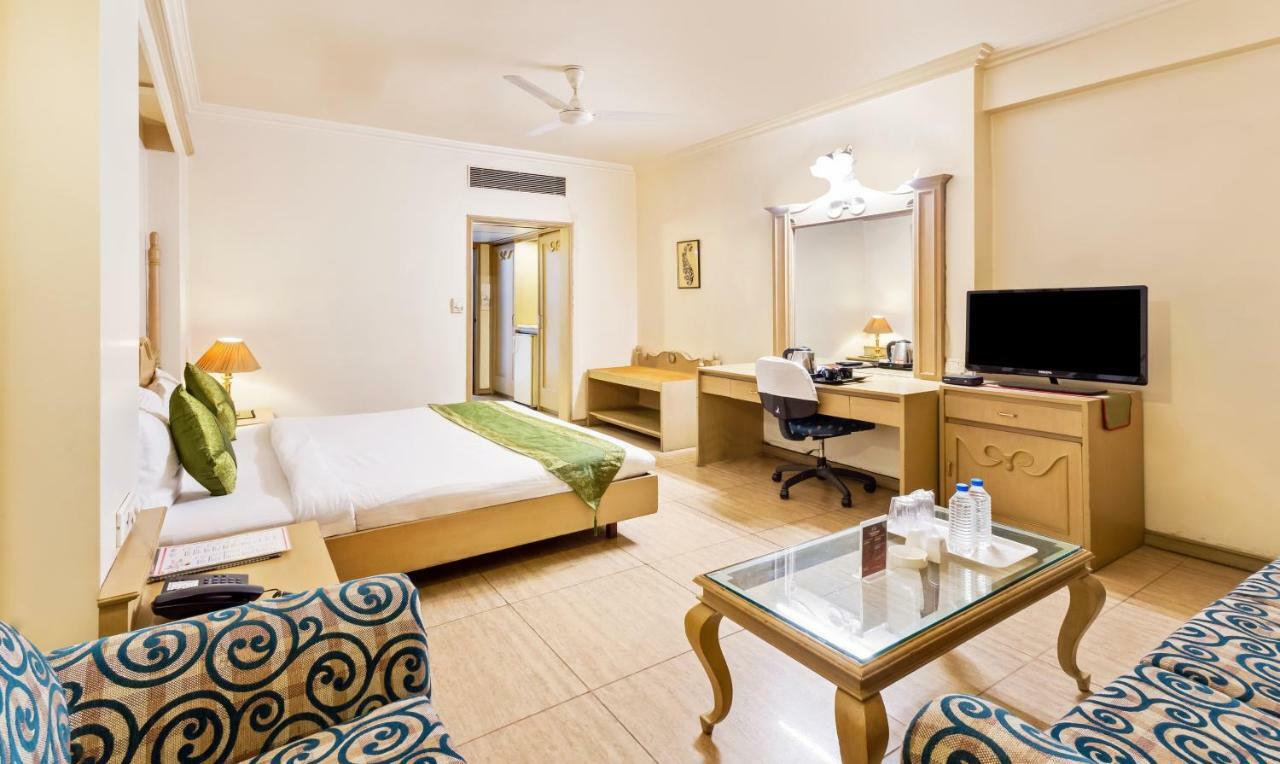 Hotel Crown Palace 인도르 외부 사진