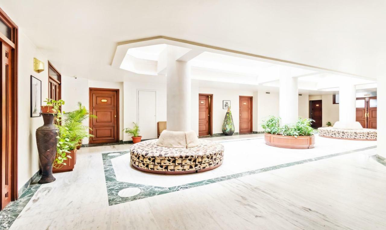Hotel Crown Palace 인도르 외부 사진